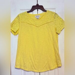 Liz Claiborne Bright Yellow Lace Yoke Short Sleeve Tee